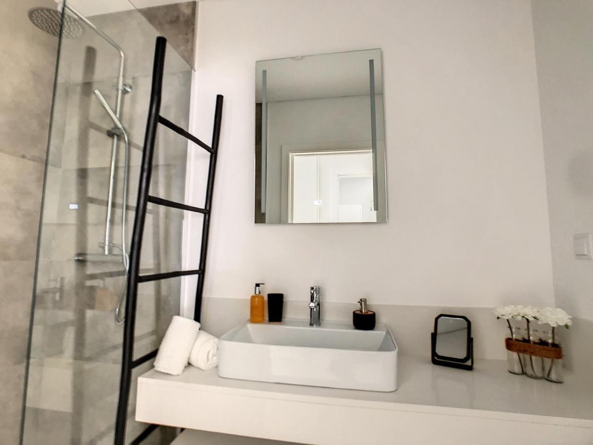 Uptown Apartment By Lovelystay Φουνκάλ Εξωτερικό φωτογραφία