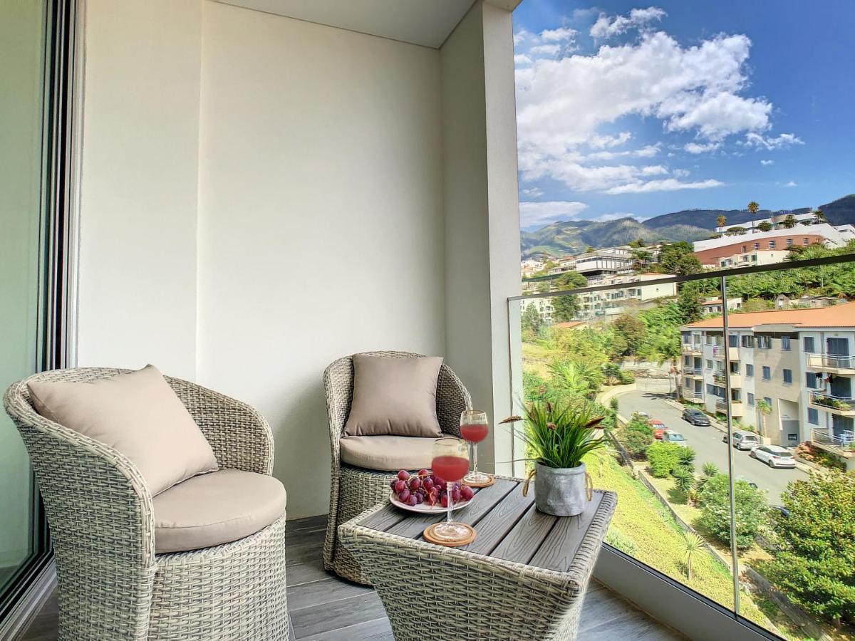 Uptown Apartment By Lovelystay Φουνκάλ Εξωτερικό φωτογραφία